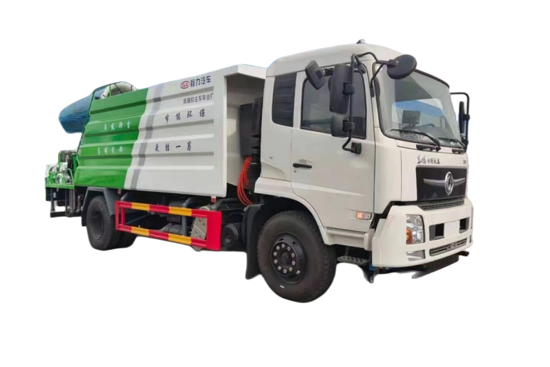 福田瑞沃二十二吨洒水吃瓜91 - 高效清洗城市街道的必备工具
