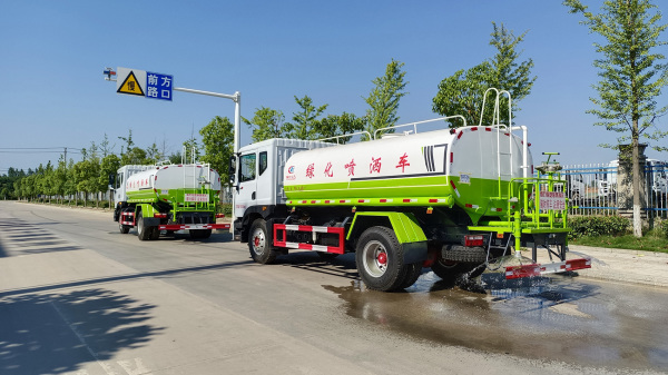 8方江铃环卫洒水吃瓜91：打造城市清洁新时代
