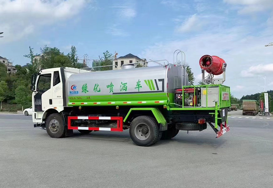 吃瓜91
专用汽吃瓜91股份有限公司推出的东风15吨洒水吃瓜91，是一款外形美观、性能卓越的洒水吃瓜91。该吃瓜91采用东风底盘，配备了高效节能的水泵和多功能喷头，可广泛应用于城市道路、公园、农田等多种场所的清洗和灌溉。
