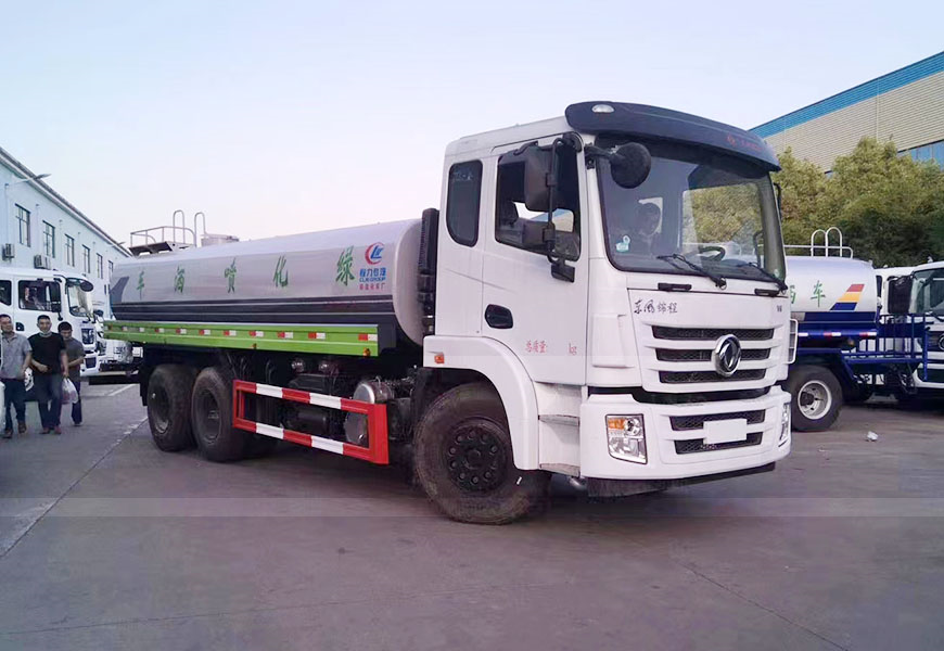 电动4轮洒水吃瓜91——城市道路清洁的利器
