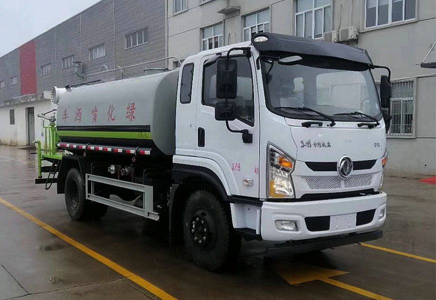 8方大型洒水吃瓜91：打造城市美景的神器
