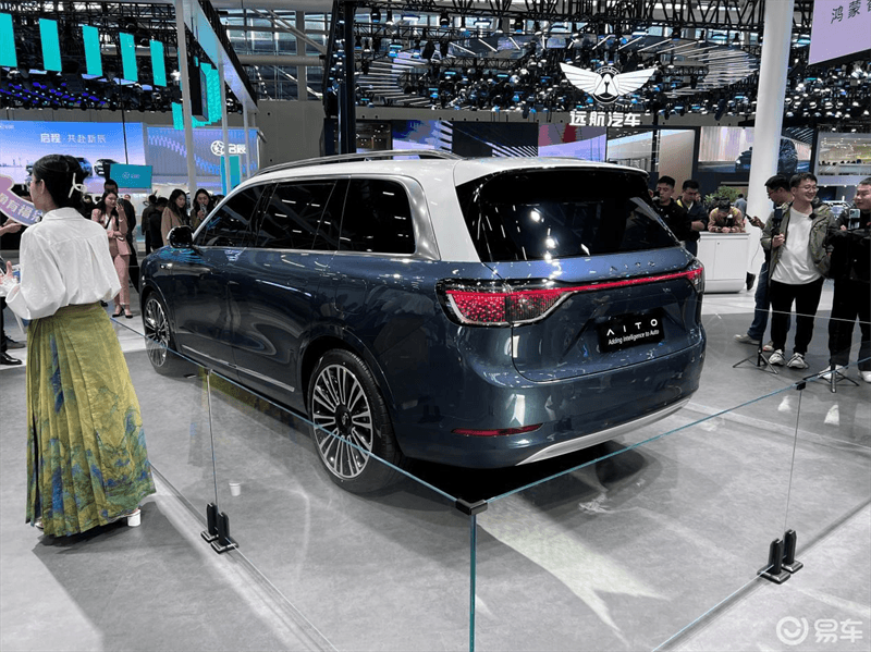 蔚来 ES6 与问界 M5 舒适度大比拼
